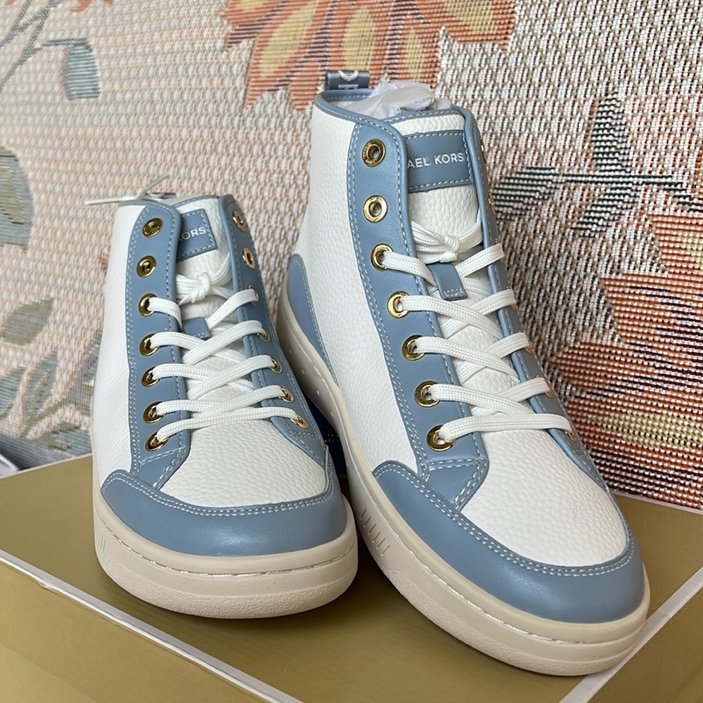 MICHAEL KORS
SHEA MID HIGH TOP
FAUX LEATHER
49F3SHFESL
PALE BLUE
NEW - Picture 7 of 16
